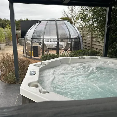 Dome Du Puits Avec Jacuzzi Et Sauna Privatif Havinnes