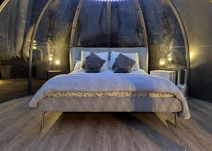 Dome Du Puits Avec Jacuzzi Et Sauna Privatif Havinnes