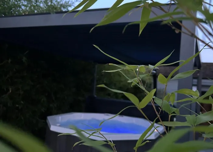 Guest house Dome Du Puits Avec Jacuzzi Et Sauna Privatif 3*